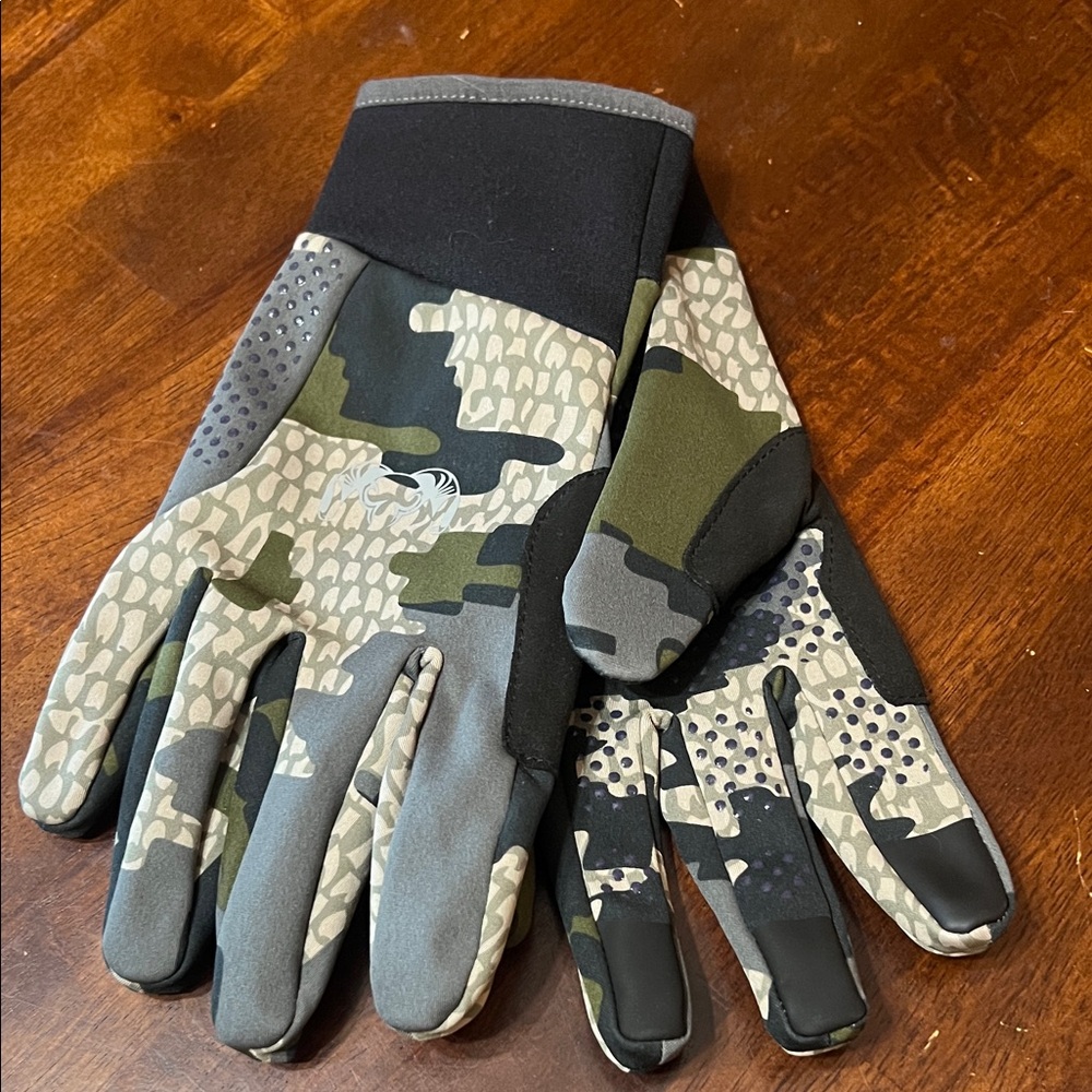 Kuiu Axis gloves. Never worn